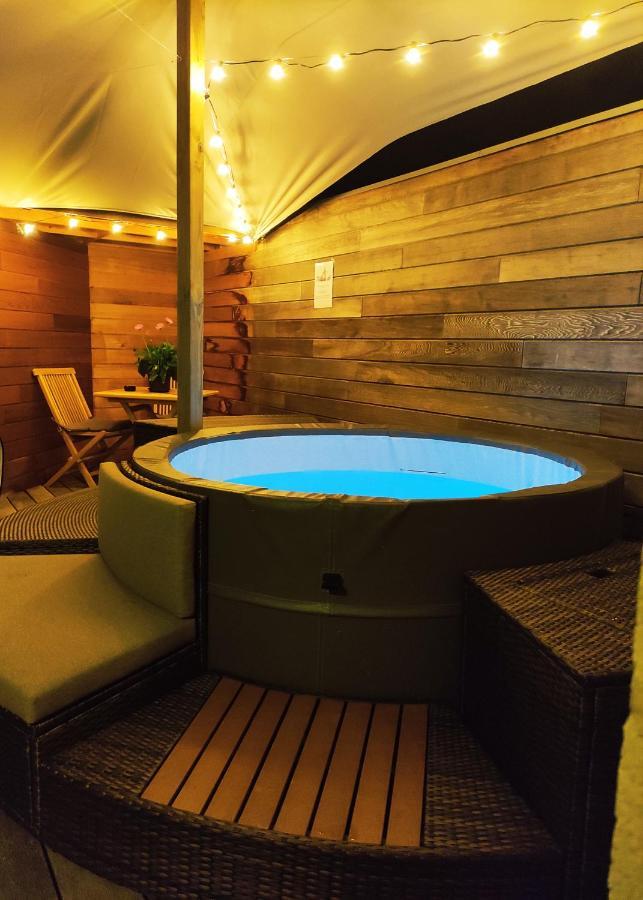 Gite A L'Ombre Du Clocher Avec Jacuzzi Et Sauna Privatifs Celles  Bagian luar foto