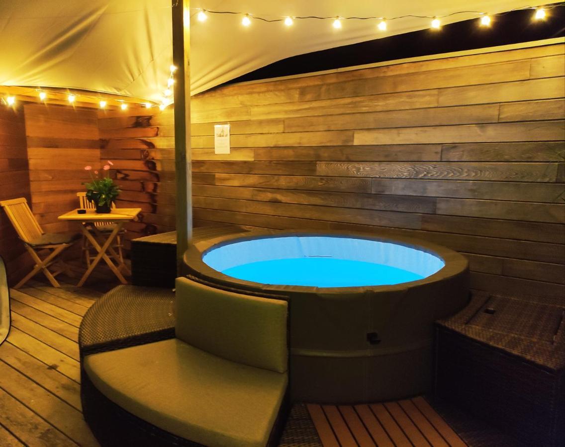 Gite A L'Ombre Du Clocher Avec Jacuzzi Et Sauna Privatifs Celles  Bagian luar foto